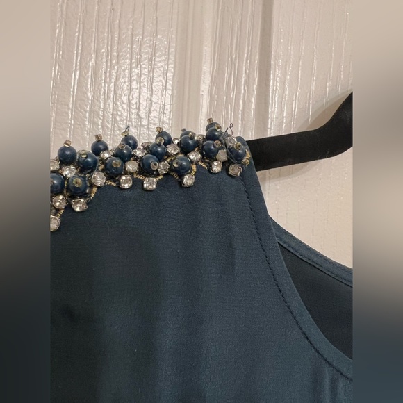 Club Monaco Silk S/S dress with Beaded shoulder - Picture 4 of 4